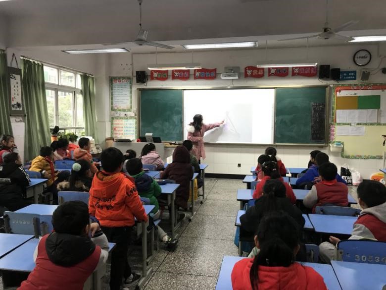 2e5611f5c3041573f1cff478952bbf40.jpg 2e5611f5c3041573f1cff478952bbf40.jpg