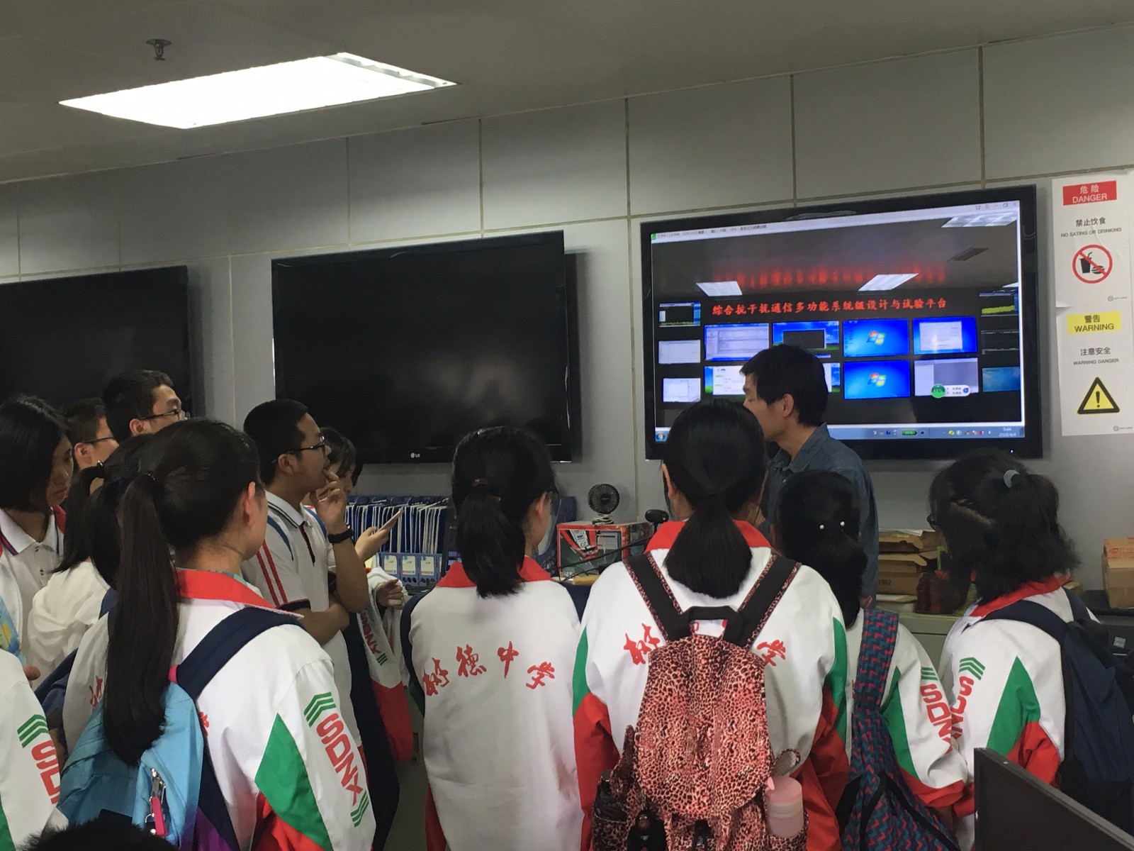 e07f6c64e5b5a37d0bb91a0f59843309.JPG e07f6c64e5b5a37d0bb91a0f59843309.JPG